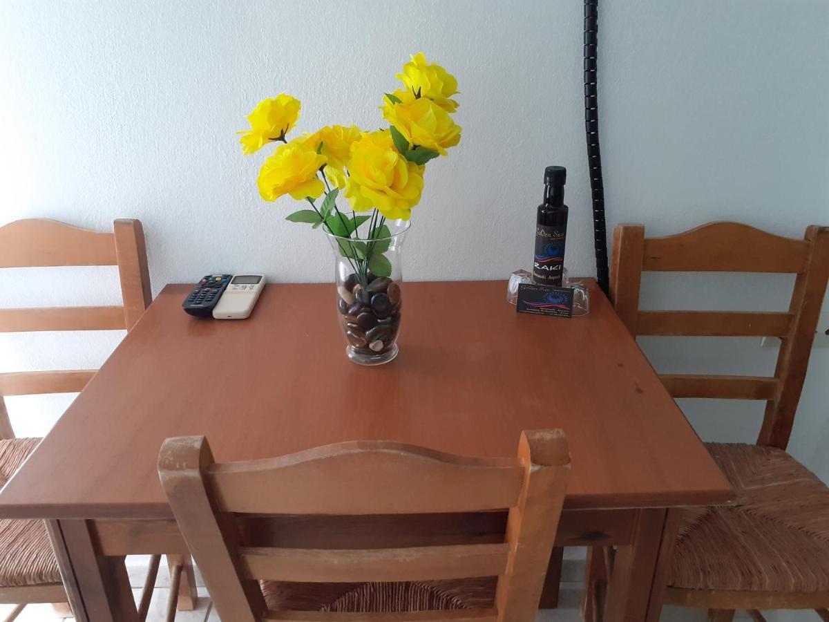 Golden Sun Apartments Rodhákinon Ngoại thất bức ảnh