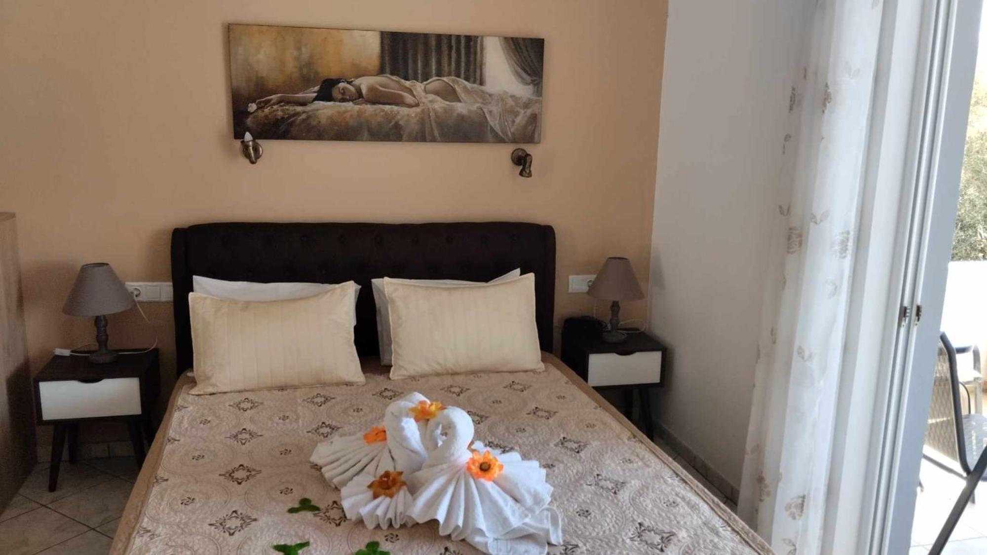 Golden Sun Apartments Rodhákinon Ngoại thất bức ảnh
