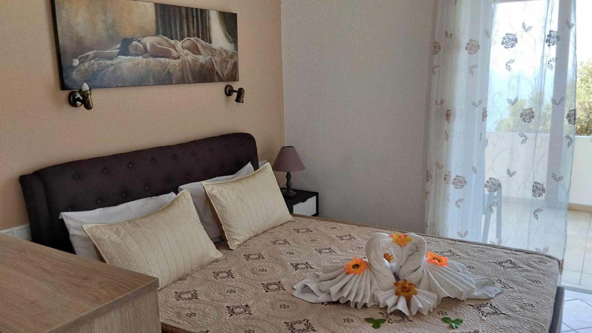 Golden Sun Apartments Rodhákinon Ngoại thất bức ảnh